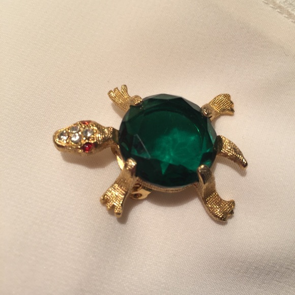 Vintage Turtle Gold & Green Stone